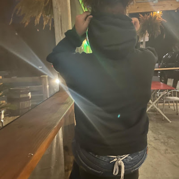 Meet your Posher, Nina - Picture 1 of 1